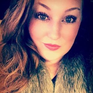 Meet your Posher, Cynthia